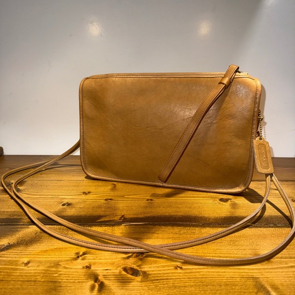 Coach Handbags - Vintage 1970s Coach #9455 British Tan Zippered Clutch Crossbody Basic Bag